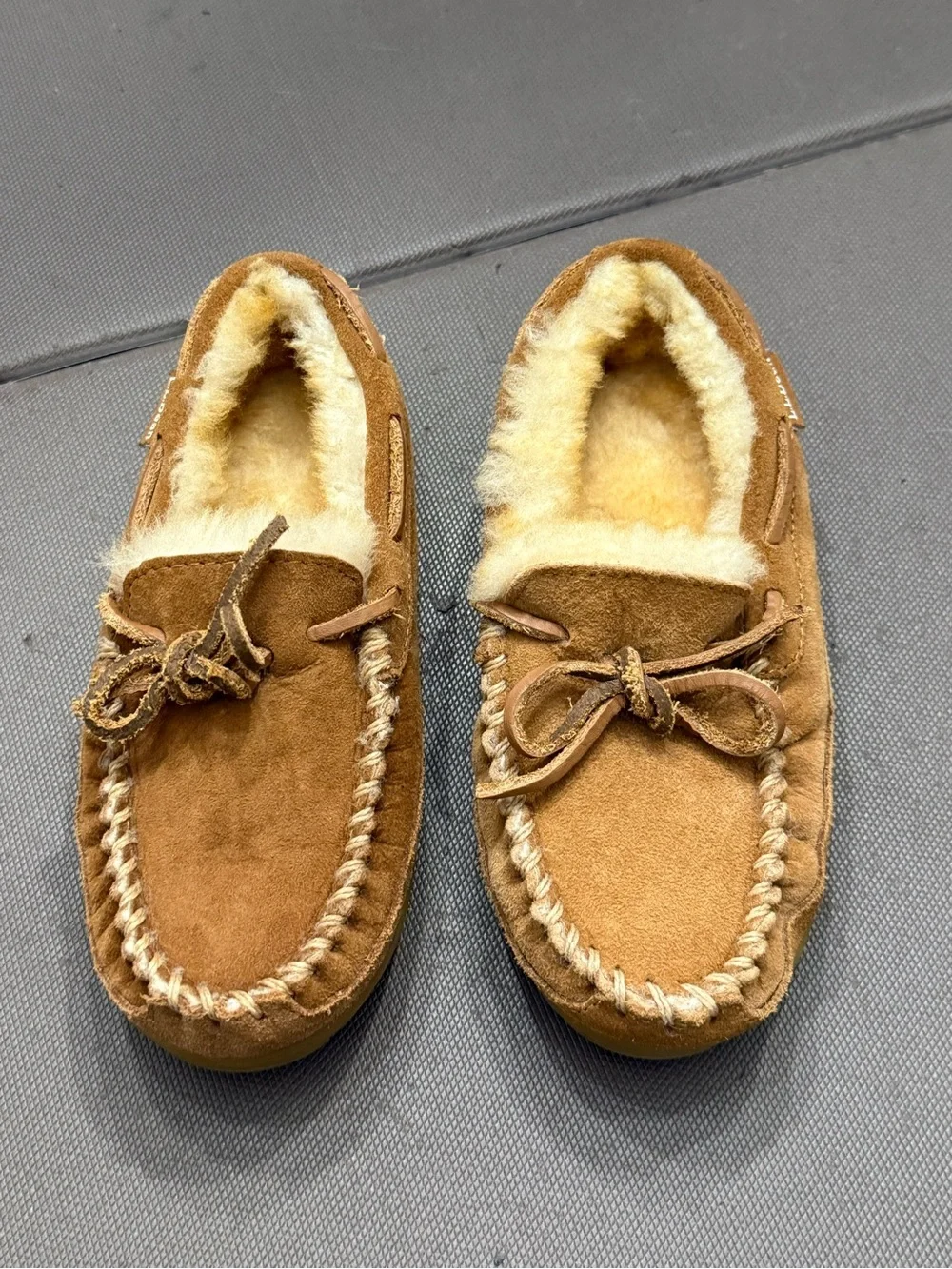 L.L. Bean Kids' Wicked Good Mocs Slippers Suede Shearling Lined Brown Youth 1